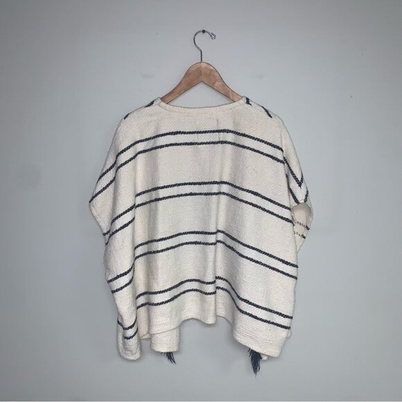 Bershka Poncho Cape Sweater‎ Size Medium  White Striped Outerwear Collection - Picture 5 of 7